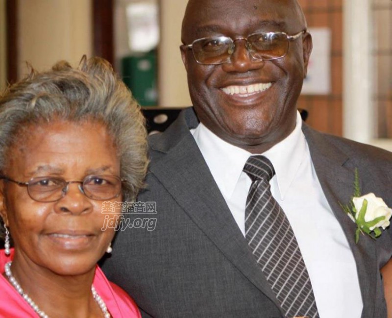 伦古和妻子瑞秋